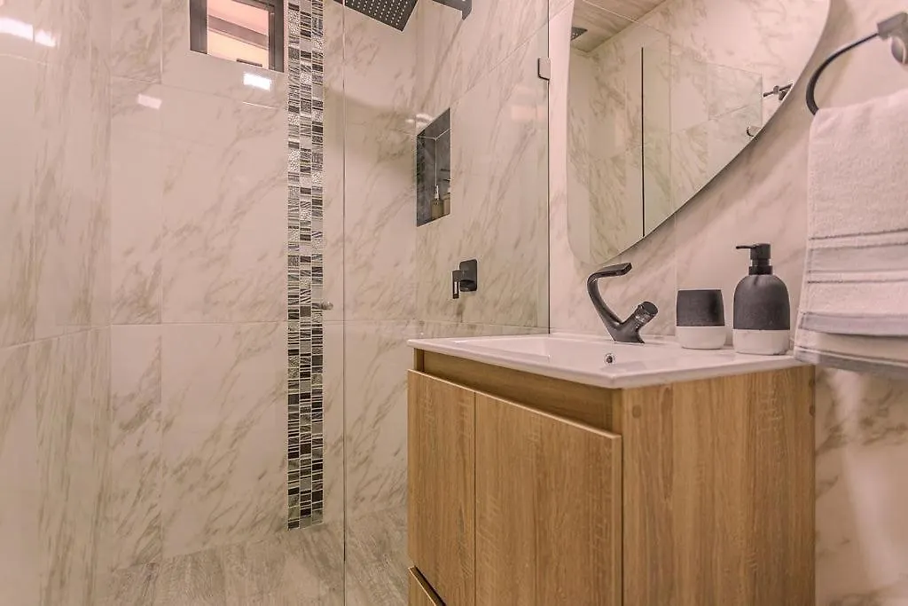 Luxury & Cozy Laureles Apartment Medellin