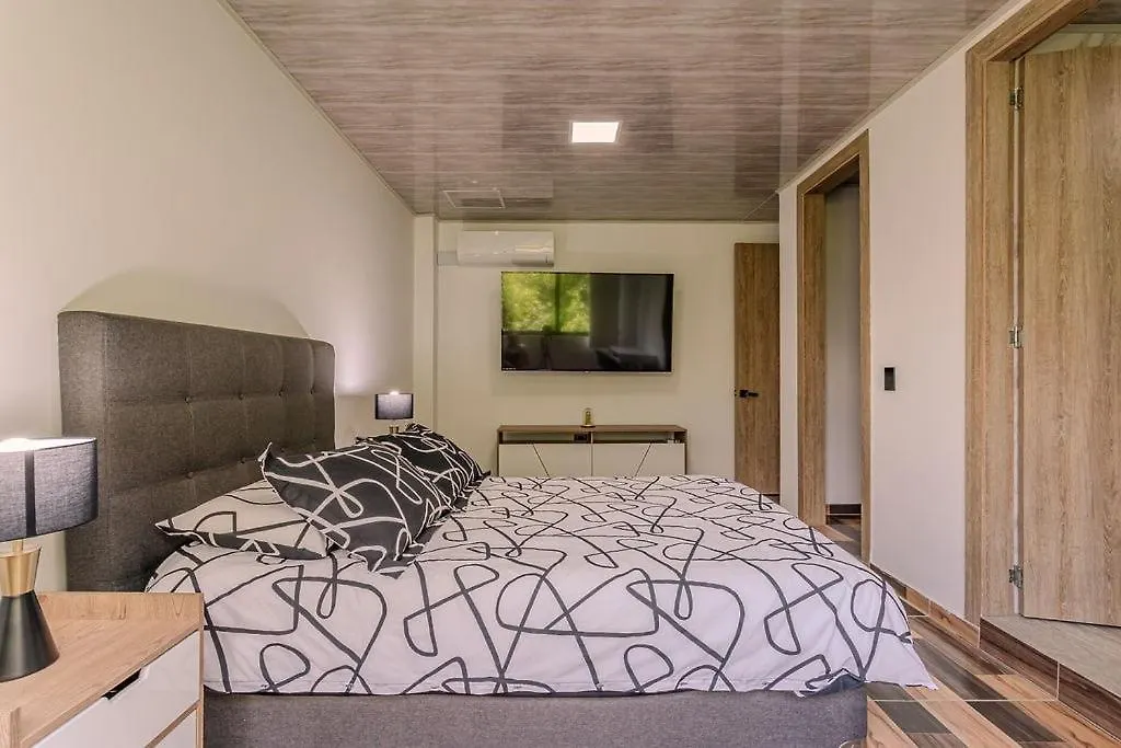 Luxury & Cozy Laureles Apartment Medellin